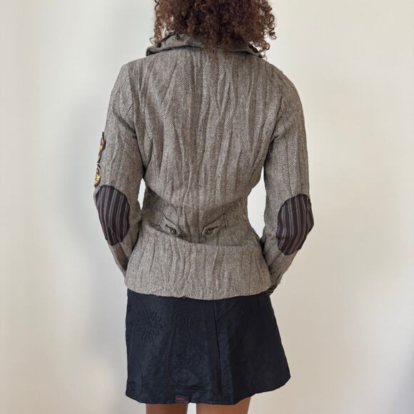 Vintage herringbone blazer with striped contrast and embroidered patches (S/M) - Picture 3 of 8